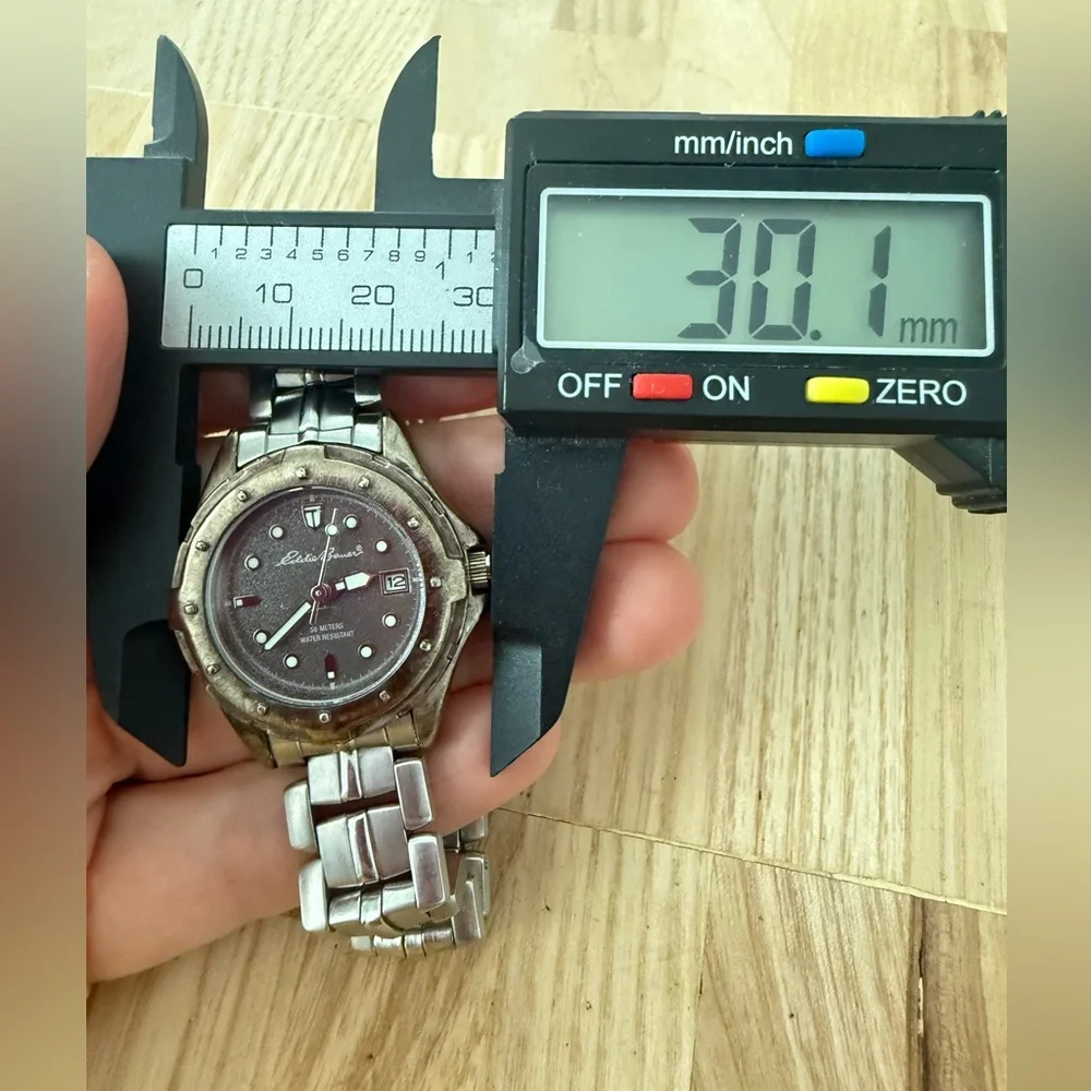 Vintage ladies Eddie Bauer sport watch NEW BATTERY
